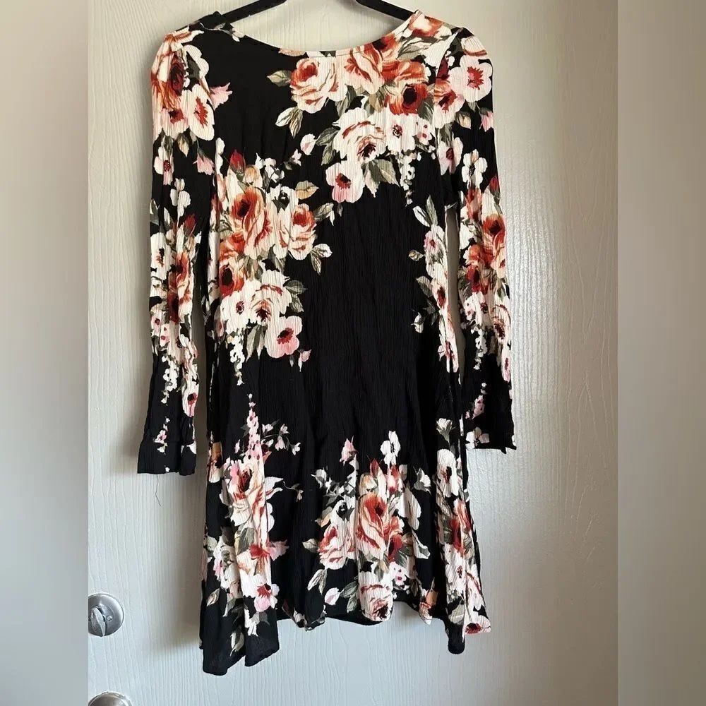 Altar'd State Altar’d State • Black Rose Floral Long Sleeve Dress